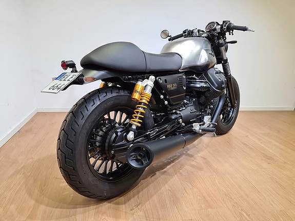 Moto Guzzi V9 6 of 7