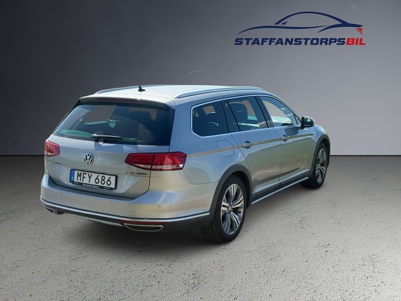 Volkswagen Passat Alltrack 5 of 26