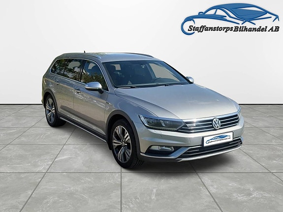 Volkswagen Passat Alltrack 3 of 5