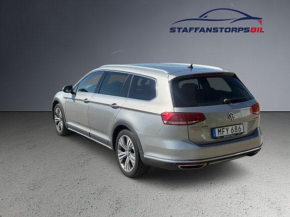 Volkswagen Passat Alltrack 7 of 26