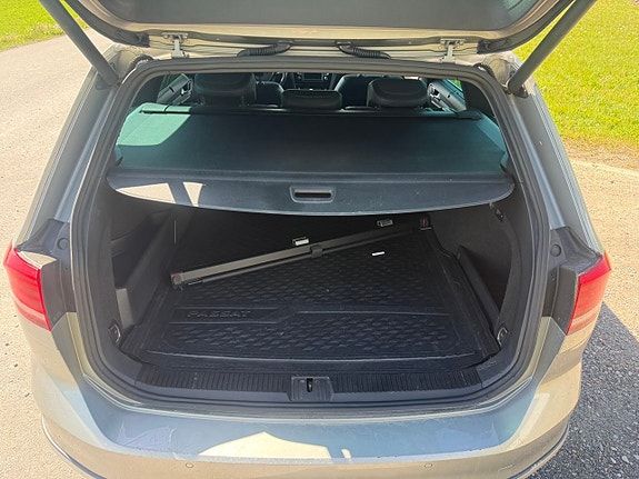 Volkswagen Passat Alltrack 16 of 24