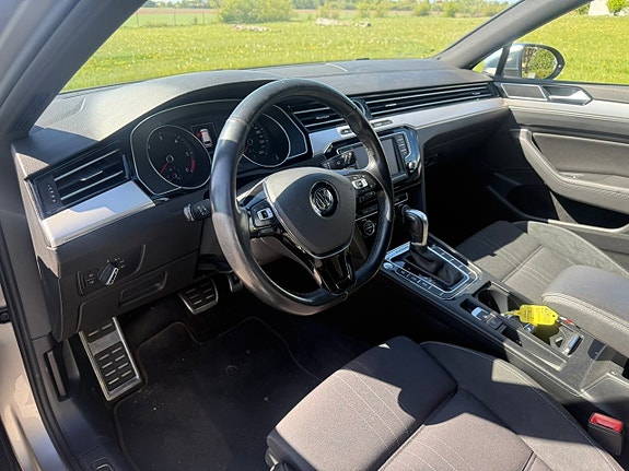 Volkswagen Passat Alltrack 9 of 24