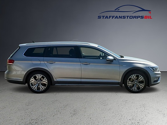 Volkswagen Passat Alltrack 4 of 26