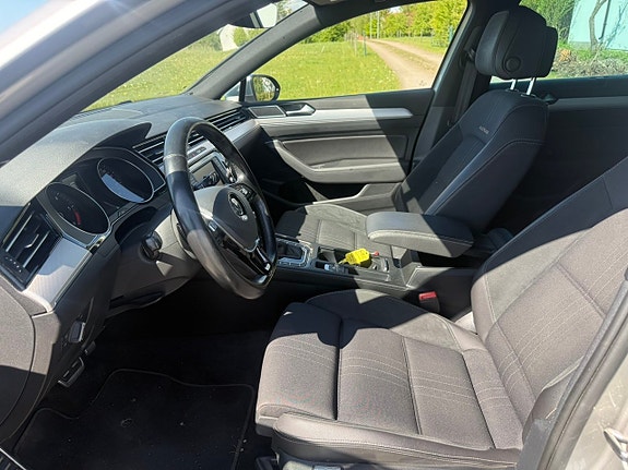 Volkswagen Passat Alltrack 10 of 24