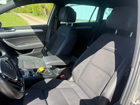 Volkswagen Passat Alltrack 11 of 24