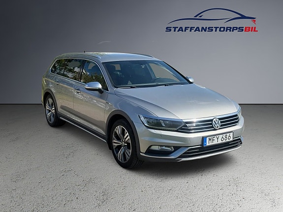 Volkswagen Passat Alltrack 3 of 26