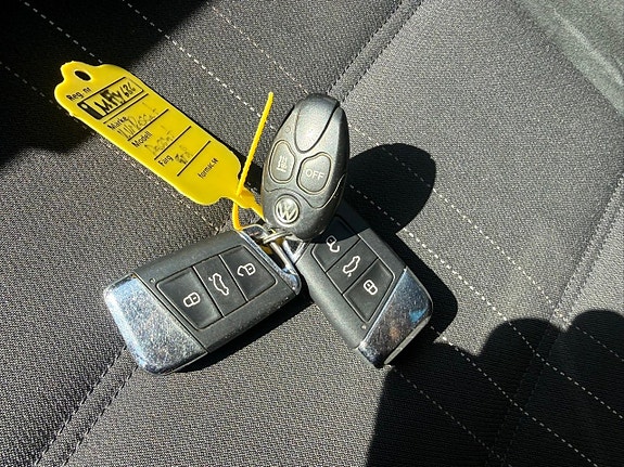 Volkswagen Passat Alltrack 17 of 24