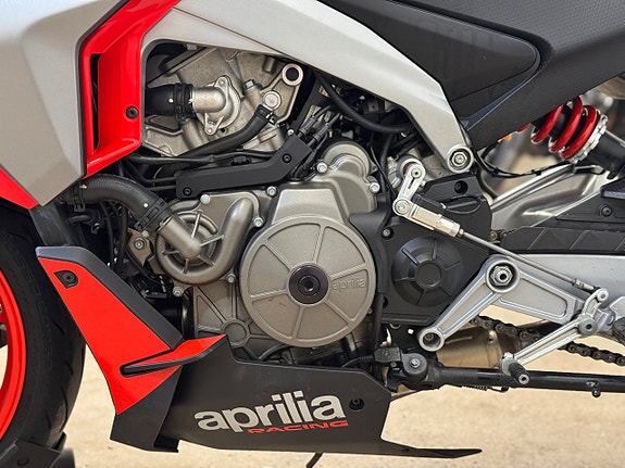 Aprilia Tuono | Akrapovic | Farthållare | Quickshift | 95hk 7 of 17