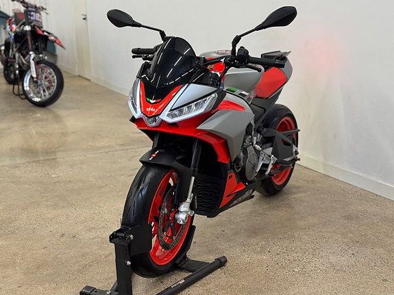 Aprilia Tuono | Akrapovic | Farthållare | Quickshift | 95hk 5 of 5