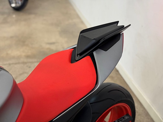 Aprilia Tuono | Akrapovic | Farthållare | Quickshift | 95hk 8 of 17
