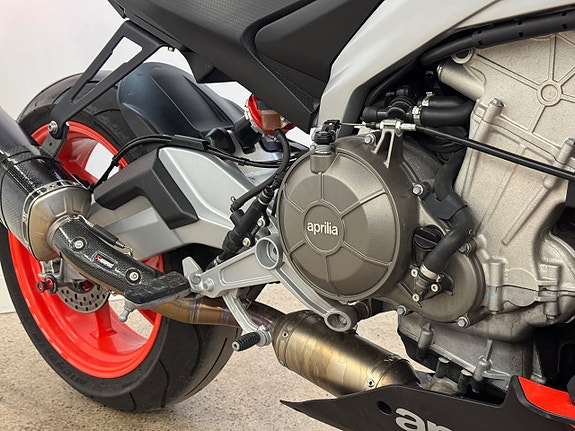 Aprilia Tuono | Akrapovic | Farthållare | Quickshift | 95hk 14 of 17
