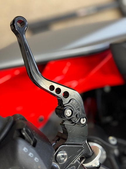 Aprilia Tuono | Akrapovic | Farthållare | Quickshift | 95hk 15 of 17