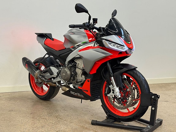 Aprilia Tuono | Akrapovic | Farthållare | Quickshift | 95hk 2 of 5