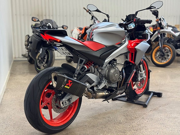 Aprilia Tuono | Akrapovic | Farthållare | Quickshift | 95hk 4 of 5