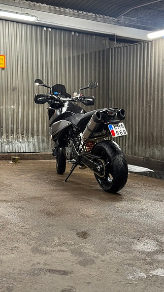 KTM 990 SUPERMOTO T (85KW) 3 of 5