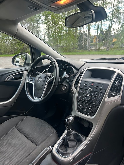 Opel Astra 2 of 5