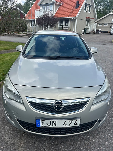 Opel Astra 4 of 5