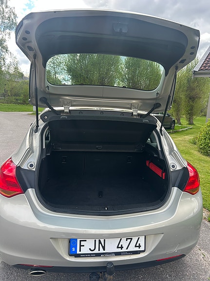 Opel Astra 11 of 11