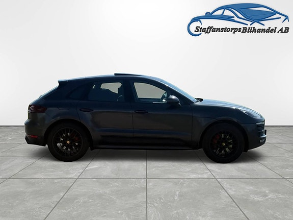 Porsche Macan GTS 4 of 5