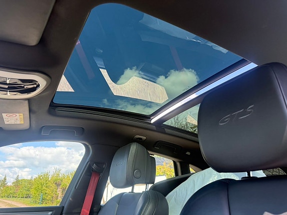 Porsche Macan GTS 14 of 20