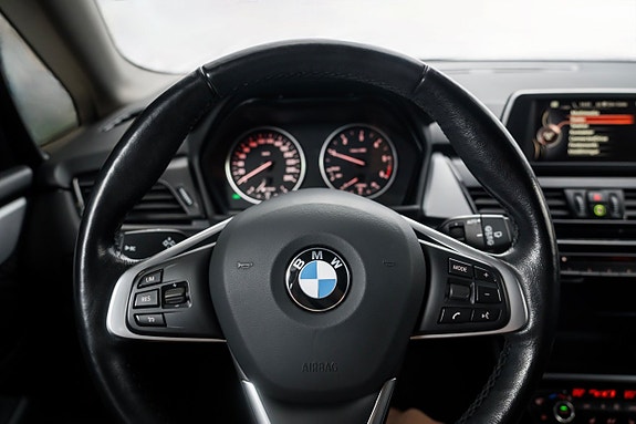 BMW 216d 12 of 23