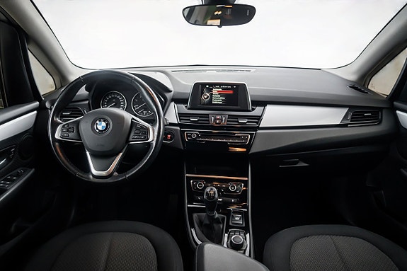 BMW 216d 18 of 23