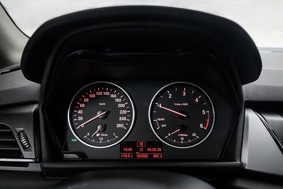 BMW 216d 13 of 23