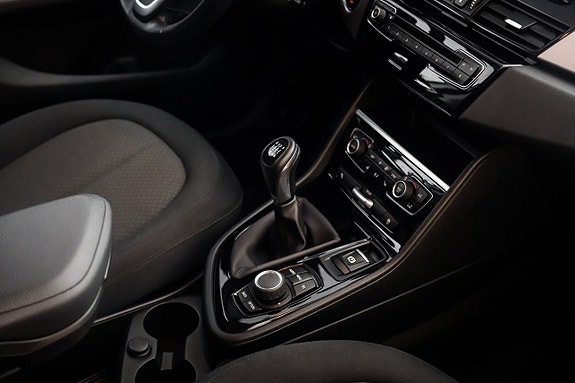 BMW 216d 22 of 23