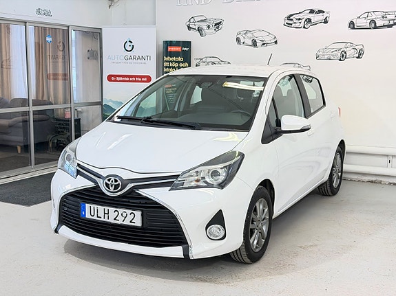 Toyota Yaris 3 of 13