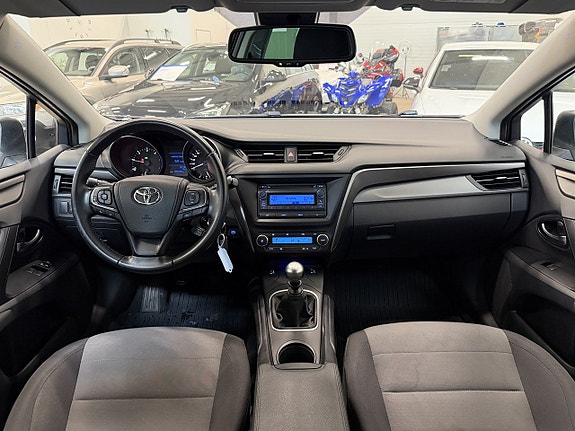 Toyota Avensis 21 of 22