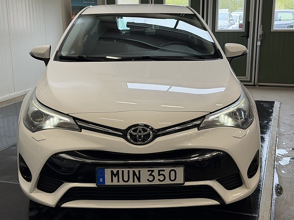 Toyota Avensis 7 of 22
