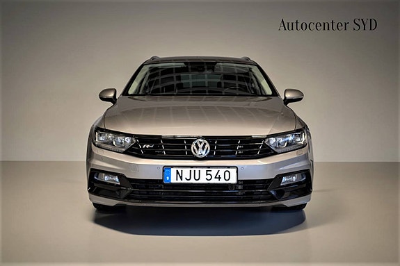 Volkswagen Passat 2 of 5