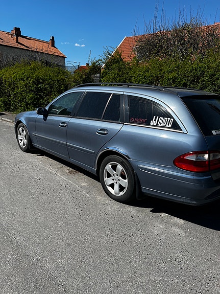 Mercedes-Benz E220 5 of 5