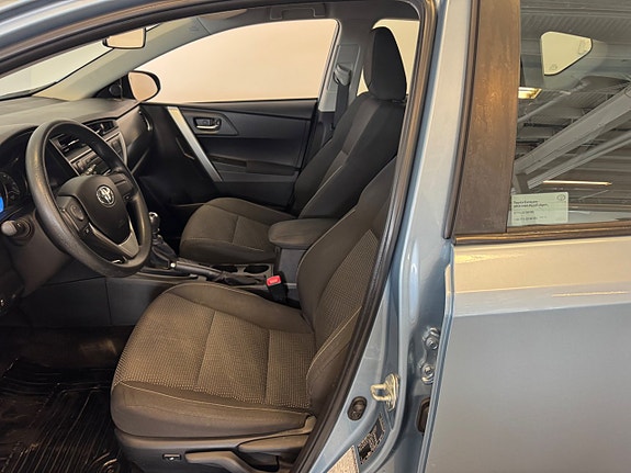 Toyota Auris 5 of 5