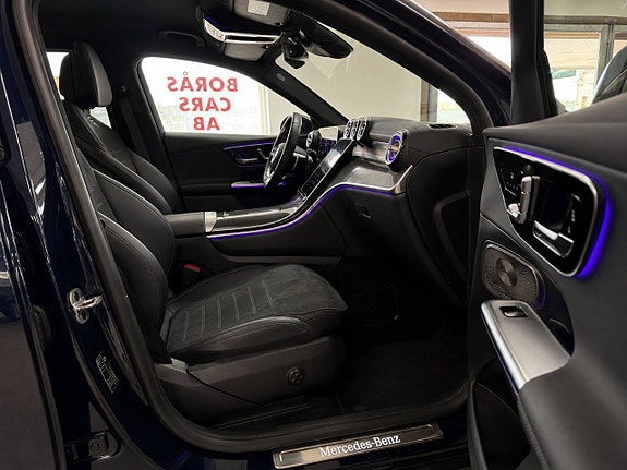 Mercedes-Benz GLC300 e 7 of 17