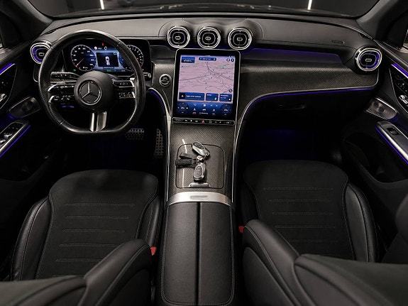 Mercedes-Benz GLC300 e 9 of 17