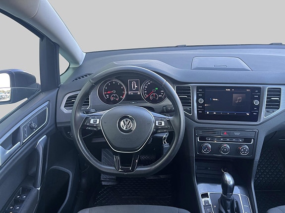 Volkswagen Golf Sportsvan 8 of 11