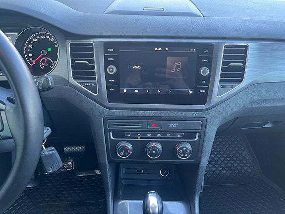 Volkswagen Golf Sportsvan 9 of 11