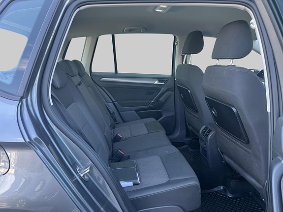 Volkswagen Golf Sportsvan 6 of 11