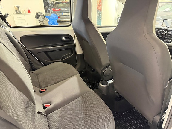 Volkswagen UP! 8 of 14