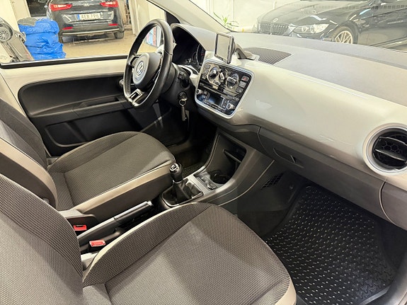 Volkswagen UP! 9 of 14