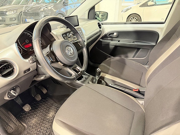 Volkswagen UP! 6 of 14