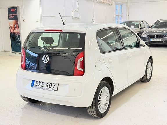 Volkswagen UP! 4 of 5