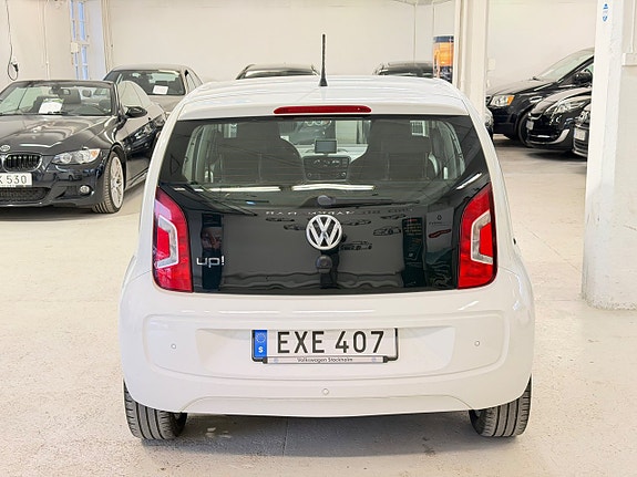 Volkswagen UP! 14 of 14