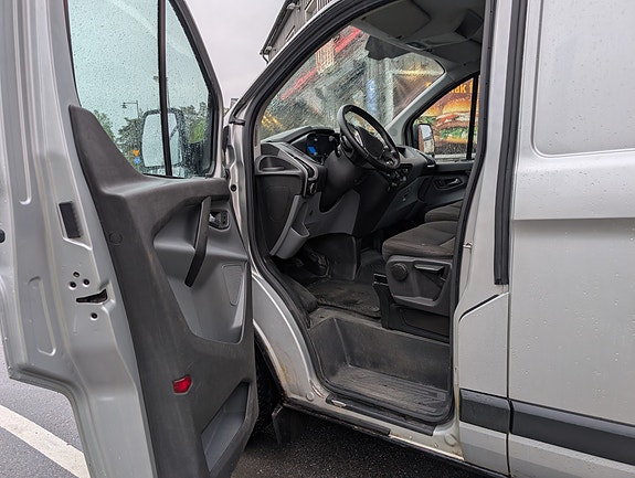 Ford Transit Custom 13 of 13