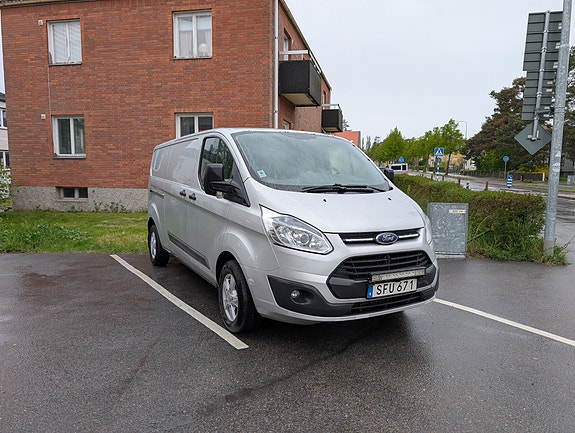Ford Transit Custom 2 of 5