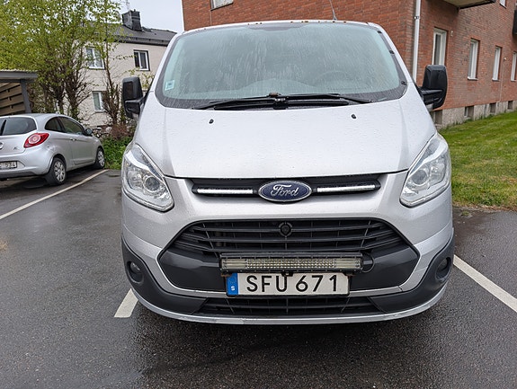Ford Transit Custom 8 of 13