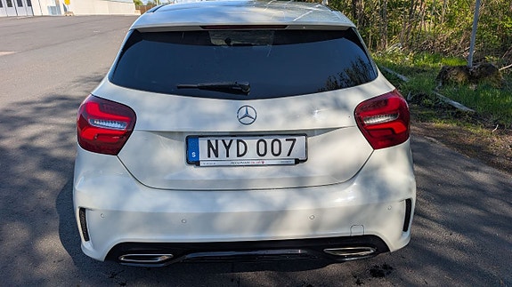 Mercedes-Benz A180 3 of 5