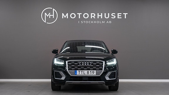 Audi Q2 2 of 5