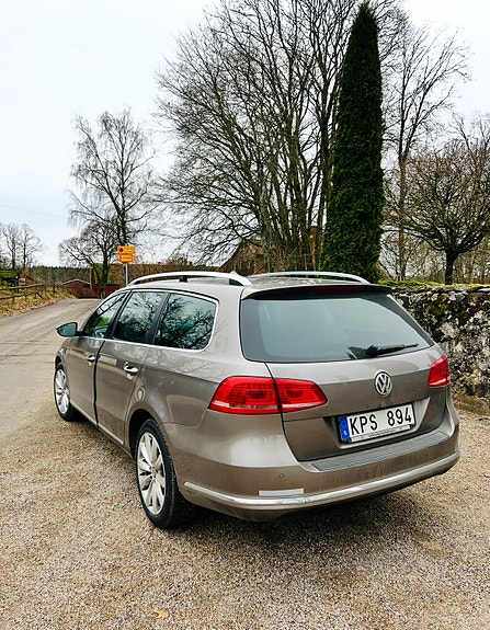 Volkswagen Passat 2 of 5